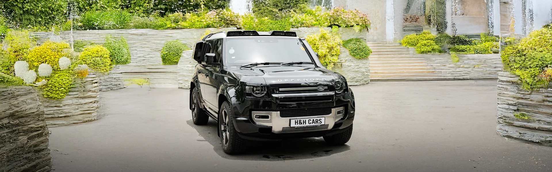 Land Rover Defender (Black)