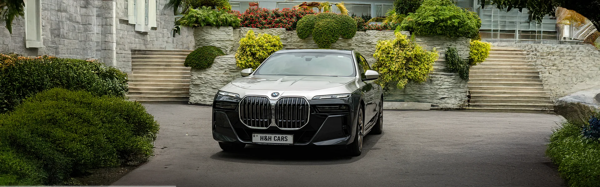 BMW i7 (Black)