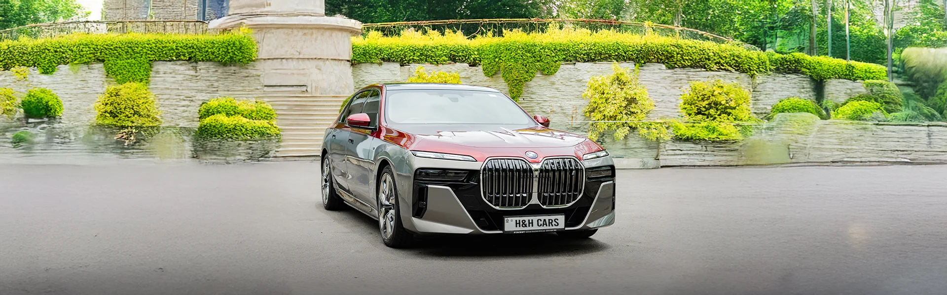 BMW i7 (White)