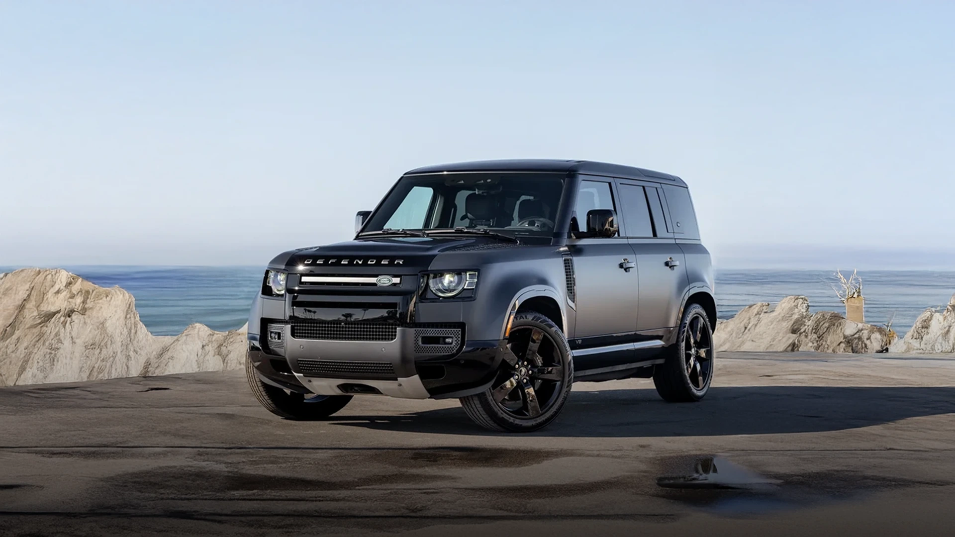 Land Rover Defender (Black)